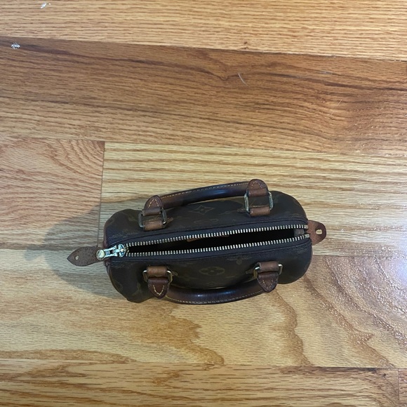 Louis Vuitton Mini Bag - Picture 3 of 5